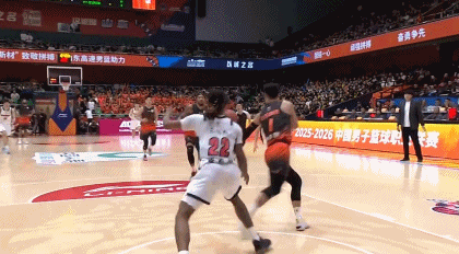 开云体育赛事团队-身体状态不佳！广东争议小外援8中1硬仗隐身 杜锋罕见提前弃用|麦考尔|奎因|广东男篮|山东男篮|朱芳雨_新浪体育_新浪新闻